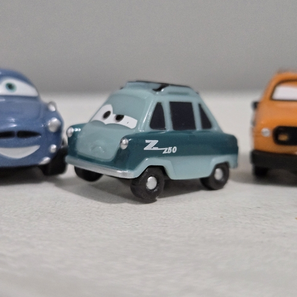 Disney Pixar Cars Micro Drifters Set Of 4 Lightning McQueen - Picture 3 of 9